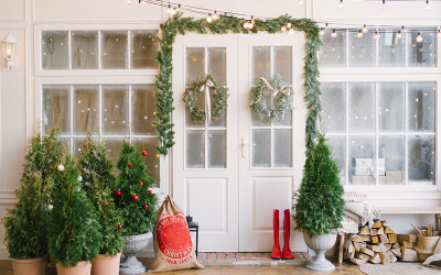 7 ideas para decorar con flores tu hogar en Navidad