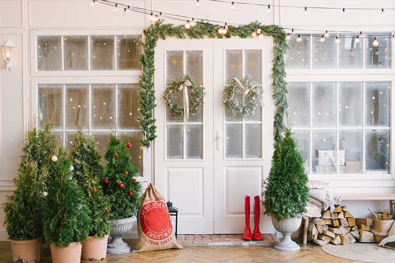 7 ideas para decorar con flores tu hogar en Navidad